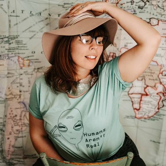 Meet your Posher, Renée dee - Picture 1 of 1